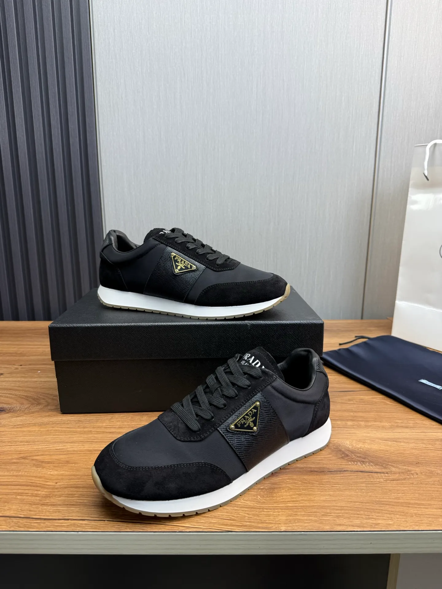 Men's shoes 💰740💰 [PRADA] New models synchronized with the official website, high-quality shipments ✔️Hot-sellers🔥 Original cowhide with imported waterproof fabric + cowhide lining, 1🆚1 replica, original bottom, 38-45 (men's 45 is custom-made and cannot be returned)